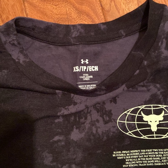 Iron paradise under armour crop top in XS - Picture 3 of 3